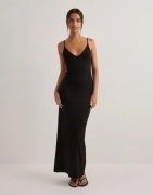 Nelly - Svart - Perfect Soft Maxi Dress
