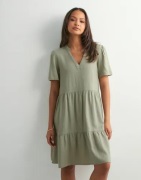 Only - Grønn - Onltiri-Caro S/S V-Neck Lin Dress C